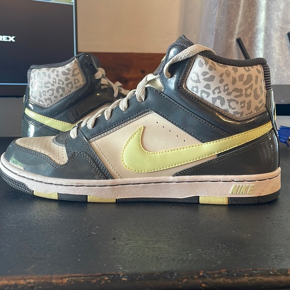 Rare Leopard 2012 Nike Prestige 3 Skinny High Prm Women's Gray/Volt - Picture 2 of 9